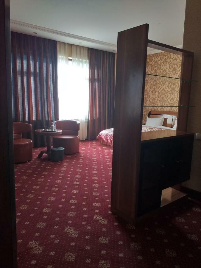 Seoul Hotel Шымкент Экстерьер фото